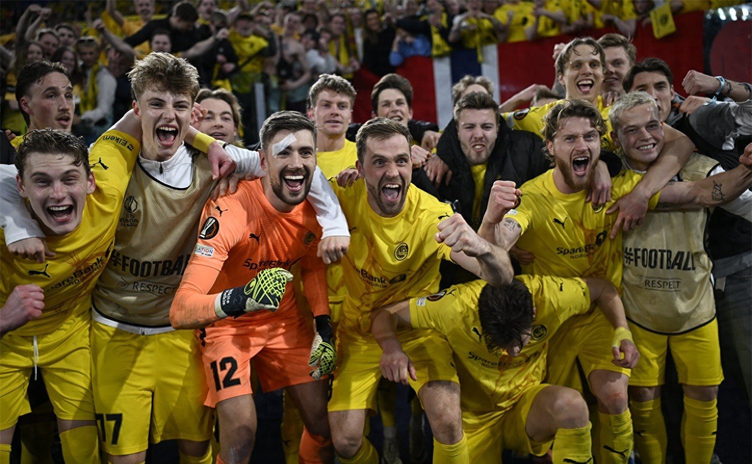 包含今晨突围战来临，拉齐奥围绕欧超杯官宣签约，信心回归，医务组通报恢复的词条