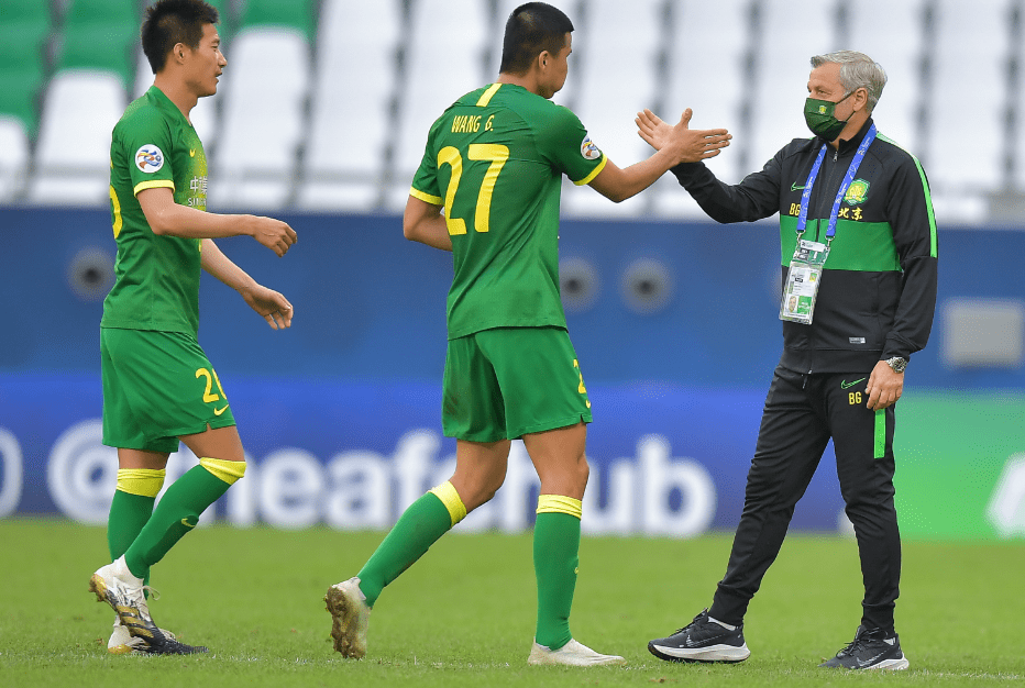 关于亚冠今晚再迎强敌；孟菲斯灰熊内部沟通；主帅态度：气氛紧张；临场指挥获称赞的信息